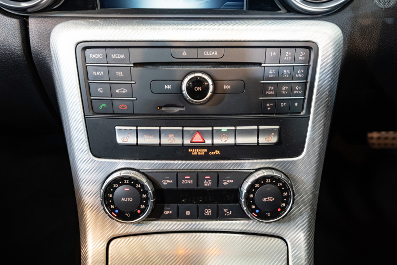 メルセデスベンツ SLCクラス SLC180 ｽﾎﾟｰﾂ ﾚｰﾀﾞｰSP　黒革 ｼｰﾄﾋｰﾀｰ 純正ﾅﾋﾞ ﾌﾙｾｸﾞTV CarPlay ﾊﾞｯｸｶﾒﾗ  LEDﾍｯﾄﾞ AMGｴｱﾛ&18AW　2年保証