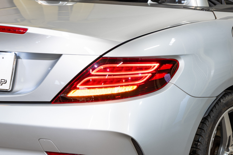 メルセデスベンツ SLCクラス SLC180 ｽﾎﾟｰﾂ ﾚｰﾀﾞｰSP　黒革 ｼｰﾄﾋｰﾀｰ 純正ﾅﾋﾞ ﾌﾙｾｸﾞTV CarPlay ﾊﾞｯｸｶﾒﾗ  LEDﾍｯﾄﾞ AMGｴｱﾛ&18AW　2年保証