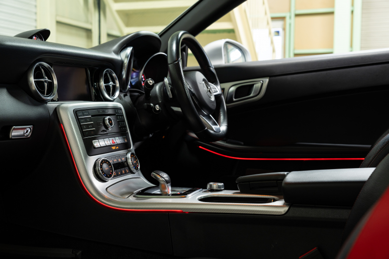 メルセデスベンツ SLCクラス SLC180 ｽﾎﾟｰﾂ ﾚｰﾀﾞｰSP　黒革 ｼｰﾄﾋｰﾀｰ 純正ﾅﾋﾞ ﾌﾙｾｸﾞTV CarPlay ﾊﾞｯｸｶﾒﾗ  LEDﾍｯﾄﾞ AMGｴｱﾛ&18AW　2年保証