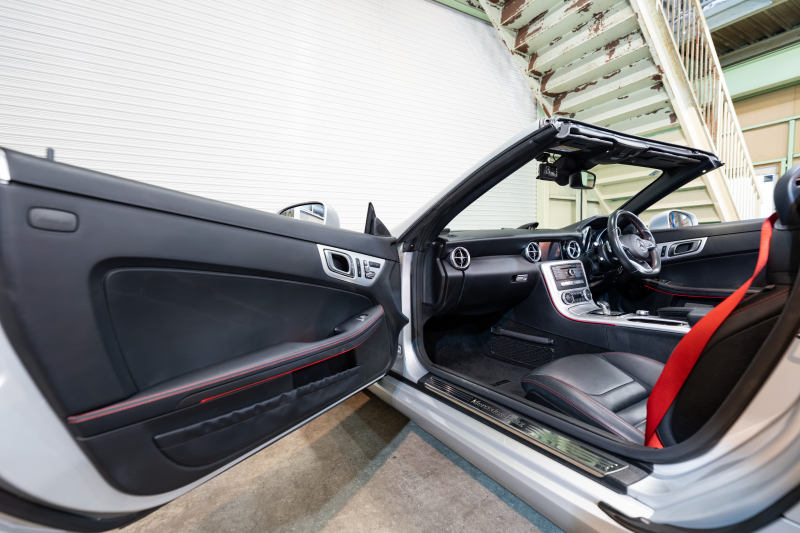 メルセデスベンツ SLCクラス SLC180 ｽﾎﾟｰﾂ ﾚｰﾀﾞｰSP　黒革 ｼｰﾄﾋｰﾀｰ 純正ﾅﾋﾞ ﾌﾙｾｸﾞTV CarPlay ﾊﾞｯｸｶﾒﾗ  LEDﾍｯﾄﾞ AMGｴｱﾛ&18AW　2年保証