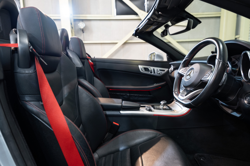 メルセデスベンツ SLCクラス SLC180 ｽﾎﾟｰﾂ ﾚｰﾀﾞｰSP　黒革 ｼｰﾄﾋｰﾀｰ 純正ﾅﾋﾞ ﾌﾙｾｸﾞTV CarPlay ﾊﾞｯｸｶﾒﾗ  LEDﾍｯﾄﾞ AMGｴｱﾛ&18AW　2年保証