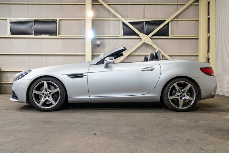 メルセデスベンツ SLCクラス SLC180 ｽﾎﾟｰﾂ ﾚｰﾀﾞｰSP　黒革 ｼｰﾄﾋｰﾀｰ 純正ﾅﾋﾞ ﾌﾙｾｸﾞTV CarPlay ﾊﾞｯｸｶﾒﾗ  LEDﾍｯﾄﾞ AMGｴｱﾛ&18AW　2年保証