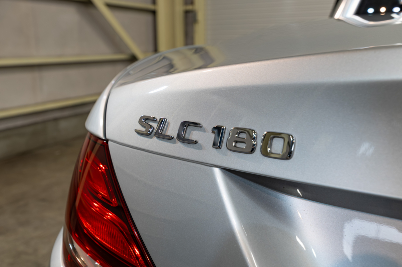 メルセデスベンツ SLCクラス SLC180 ｽﾎﾟｰﾂ ﾚｰﾀﾞｰSP　黒革 ｼｰﾄﾋｰﾀｰ 純正ﾅﾋﾞ ﾌﾙｾｸﾞTV CarPlay ﾊﾞｯｸｶﾒﾗ  LEDﾍｯﾄﾞ AMGｴｱﾛ&18AW　2年保証