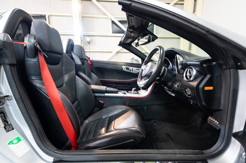 メルセデスベンツ SLCクラス SLC180 ｽﾎﾟｰﾂ ﾚｰﾀﾞｰSP　黒革 ｼｰﾄﾋｰﾀｰ 純正ﾅﾋﾞ ﾌﾙｾｸﾞTV CarPlay ﾊﾞｯｸｶﾒﾗ  LEDﾍｯﾄﾞ AMGｴｱﾛ&18AW　2年保証