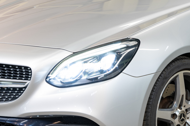 メルセデスベンツ SLCクラス SLC180 ｽﾎﾟｰﾂ ﾚｰﾀﾞｰSP　黒革 ｼｰﾄﾋｰﾀｰ 純正ﾅﾋﾞ ﾌﾙｾｸﾞTV CarPlay ﾊﾞｯｸｶﾒﾗ  LEDﾍｯﾄﾞ AMGｴｱﾛ&18AW　2年保証