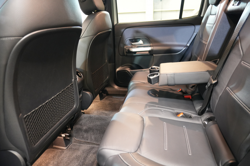 メルセデスベンツ GLB GLB250 4MATIC ｽﾎﾟｰﾂ ﾅﾋﾞｹﾞｰｼｮﾝ&ﾅｲﾄ&ﾚｰﾀﾞｰｾｰﾌﾃｨPKG　1ｵｰﾅｰ 黒革 ｼｰﾄﾋｰﾀｰ MBUXﾅﾋﾞ ﾌﾙｾｸﾞTV 360ｶﾒﾗ ﾏﾙﾁﾋﾞｰﾑLED ﾜｲﾔﾚｽﾁｬｰｼﾞﾝｸﾞ AMGｴｱﾛ&20ｲﾝﾁAW　2年保証