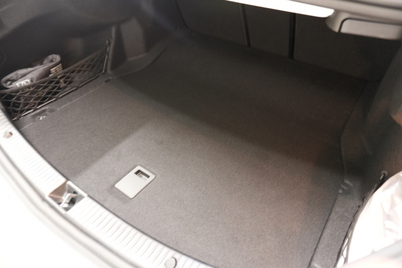 メルセデスベンツ Cクラス C200 AMGﾗｲﾝ ﾚｰﾀﾞｰｾｰﾌﾃｨPKG　後期 黒革 ﾋｰﾀｰ 純正ﾅﾋﾞ ﾌﾙｾｸﾞTV ﾊﾞｯｸｶﾒﾗ ﾏﾙﾁﾋﾞｰﾑLEDﾗｲﾄ AMGｴｱﾛ&18ｲﾝﾁAW　2年保証