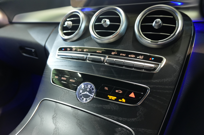 メルセデスベンツ Cクラス C200 AMGﾗｲﾝ ﾚｰﾀﾞｰｾｰﾌﾃｨPKG　後期 黒革 ﾋｰﾀｰ 純正ﾅﾋﾞ ﾌﾙｾｸﾞTV ﾊﾞｯｸｶﾒﾗ ﾏﾙﾁﾋﾞｰﾑLEDﾗｲﾄ AMGｴｱﾛ&18ｲﾝﾁAW　2年保証