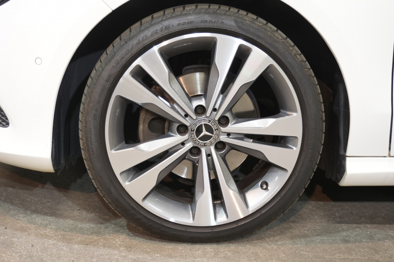 メルセデスベンツ CLAクラス CLA220 4MATIC ｼｭｰﾃｨﾝｸﾞﾌﾞﾚｰｸ ﾚｰﾀﾞｰｾｰﾌﾃｨPKG　後期 Pｽﾀ 黒革 ｼｰﾄﾋｰﾀｰ 純正ﾅﾋﾞ ﾌﾙｾｸﾞTV BTｵｰﾃﾞｨｵ&TEL CarPlay Bｶﾒﾗ PTS LEDﾍｯﾄﾞﾗｲﾄ ｱﾝﾋﾞｴﾝﾄ 18ｲﾝﾁAW　2年保証付