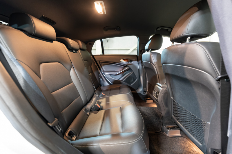 メルセデスベンツ CLAクラス CLA220 4MATIC ｼｭｰﾃｨﾝｸﾞﾌﾞﾚｰｸ ﾚｰﾀﾞｰｾｰﾌﾃｨPKG　後期 Pｽﾀ 黒革 ｼｰﾄﾋｰﾀｰ 純正ﾅﾋﾞ ﾌﾙｾｸﾞTV BTｵｰﾃﾞｨｵ&TEL CarPlay Bｶﾒﾗ PTS LEDﾍｯﾄﾞﾗｲﾄ ｱﾝﾋﾞｴﾝﾄ 18ｲﾝﾁAW　2年保証付