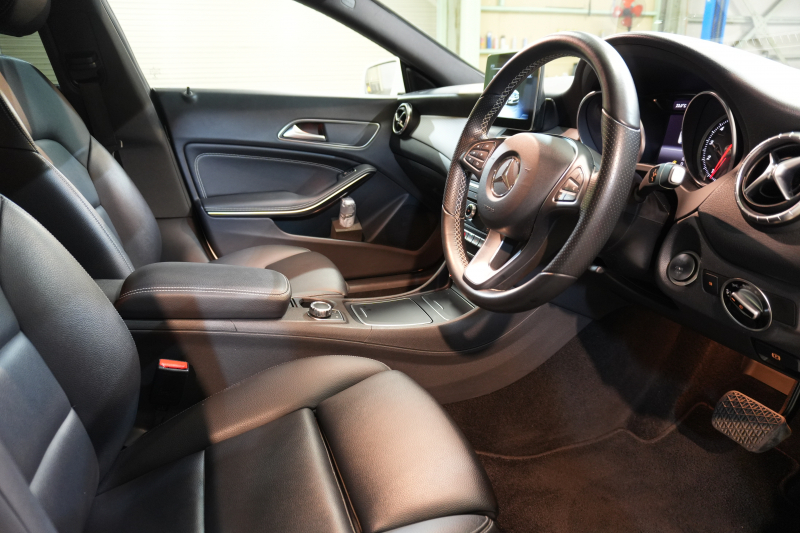 メルセデスベンツ CLAクラス CLA220 4MATIC ｼｭｰﾃｨﾝｸﾞﾌﾞﾚｰｸ ﾚｰﾀﾞｰｾｰﾌﾃｨPKG　後期 Pｽﾀ 黒革 ｼｰﾄﾋｰﾀｰ 純正ﾅﾋﾞ ﾌﾙｾｸﾞTV BTｵｰﾃﾞｨｵ&TEL CarPlay Bｶﾒﾗ PTS LEDﾍｯﾄﾞﾗｲﾄ ｱﾝﾋﾞｴﾝﾄ 18ｲﾝﾁAW　2年保証付