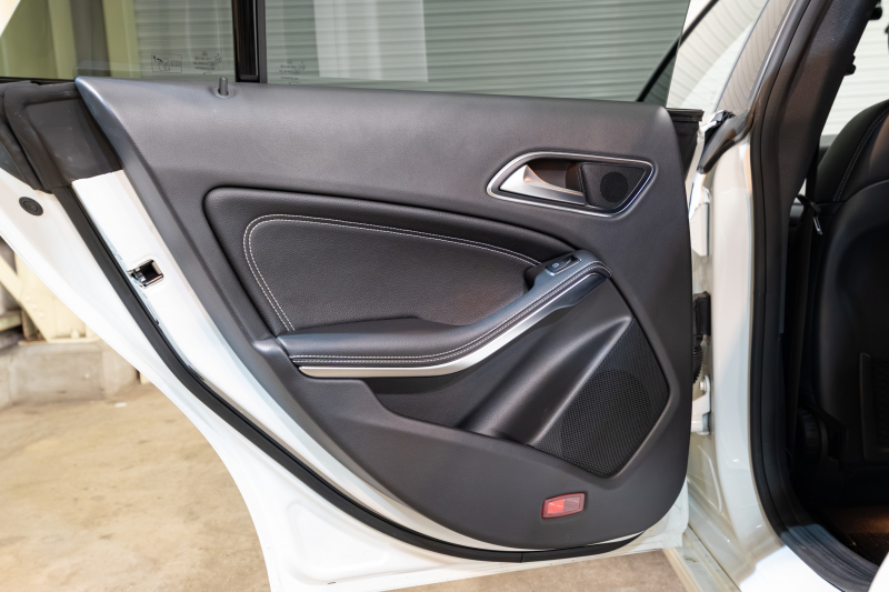 メルセデスベンツ CLAクラス CLA220 4MATIC ｼｭｰﾃｨﾝｸﾞﾌﾞﾚｰｸ ﾚｰﾀﾞｰｾｰﾌﾃｨPKG　後期 Pｽﾀ 黒革 ｼｰﾄﾋｰﾀｰ 純正ﾅﾋﾞ ﾌﾙｾｸﾞTV BTｵｰﾃﾞｨｵ&TEL CarPlay Bｶﾒﾗ PTS LEDﾍｯﾄﾞﾗｲﾄ ｱﾝﾋﾞｴﾝﾄ 18ｲﾝﾁAW　2年保証付