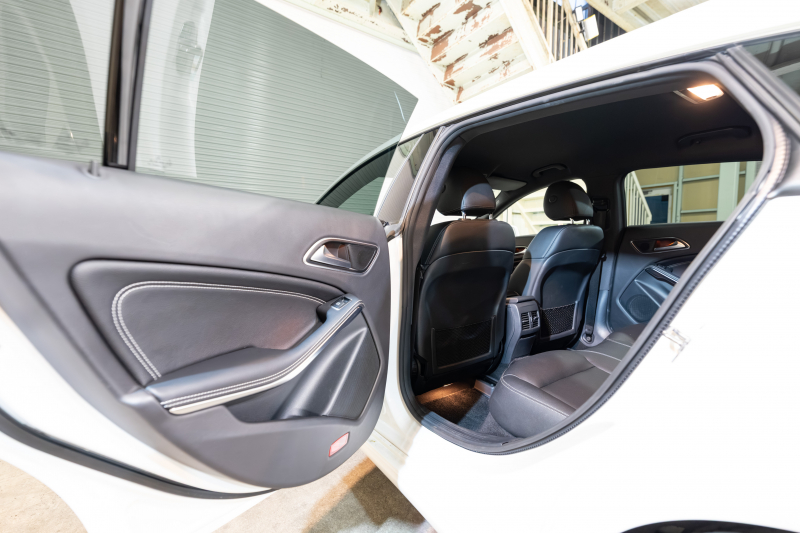 メルセデスベンツ CLAクラス CLA220 4MATIC ｼｭｰﾃｨﾝｸﾞﾌﾞﾚｰｸ ﾚｰﾀﾞｰｾｰﾌﾃｨPKG　後期 Pｽﾀ 黒革 ｼｰﾄﾋｰﾀｰ 純正ﾅﾋﾞ ﾌﾙｾｸﾞTV BTｵｰﾃﾞｨｵ&TEL CarPlay Bｶﾒﾗ PTS LEDﾍｯﾄﾞﾗｲﾄ ｱﾝﾋﾞｴﾝﾄ 18ｲﾝﾁAW　2年保証付