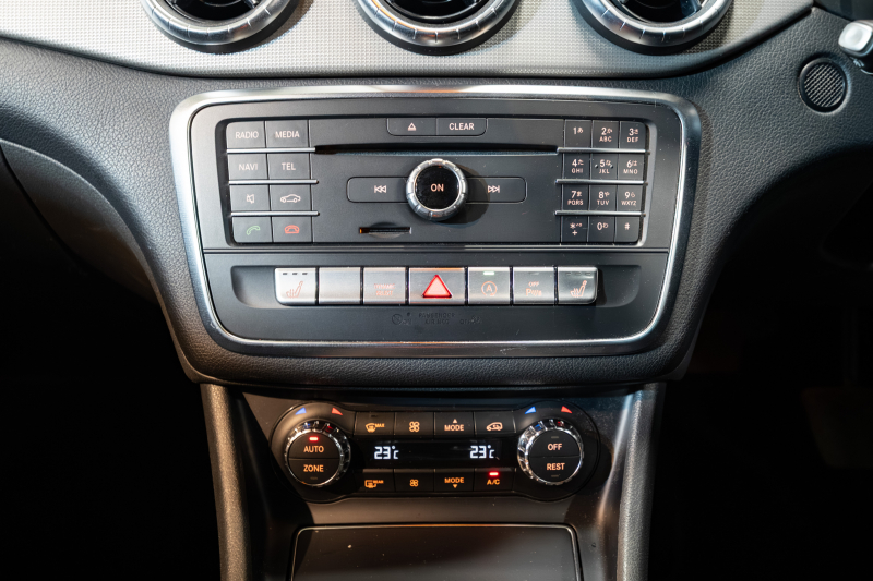 メルセデスベンツ CLAクラス CLA220 4MATIC ｼｭｰﾃｨﾝｸﾞﾌﾞﾚｰｸ ﾚｰﾀﾞｰｾｰﾌﾃｨPKG　後期 Pｽﾀ 黒革 ｼｰﾄﾋｰﾀｰ 純正ﾅﾋﾞ ﾌﾙｾｸﾞTV BTｵｰﾃﾞｨｵ&TEL CarPlay Bｶﾒﾗ PTS LEDﾍｯﾄﾞﾗｲﾄ ｱﾝﾋﾞｴﾝﾄ 18ｲﾝﾁAW　2年保証付