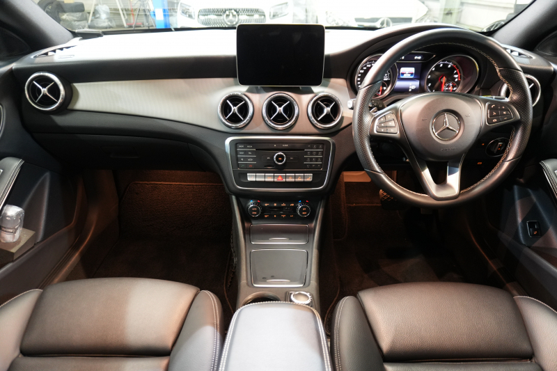 メルセデスベンツ CLAクラス CLA220 4MATIC ｼｭｰﾃｨﾝｸﾞﾌﾞﾚｰｸ ﾚｰﾀﾞｰｾｰﾌﾃｨPKG　後期 Pｽﾀ 黒革 ｼｰﾄﾋｰﾀｰ 純正ﾅﾋﾞ ﾌﾙｾｸﾞTV BTｵｰﾃﾞｨｵ&TEL CarPlay Bｶﾒﾗ PTS LEDﾍｯﾄﾞﾗｲﾄ ｱﾝﾋﾞｴﾝﾄ 18ｲﾝﾁAW　2年保証付