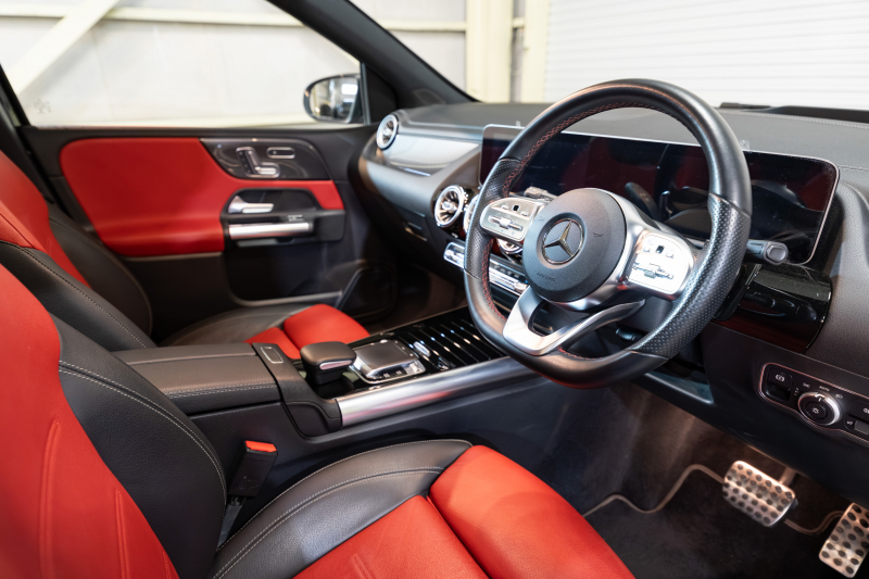 メルセデスベンツ Bクラス B180 AMGﾗｲﾝ ﾚｻﾞｰEX&ｱﾄﾞﾊﾞﾝｽﾄﾞ&ﾅﾋﾞｹﾞｰｼｮﾝ&ﾚｰﾀﾞｰｾｰﾌﾃｨPKG　黒×赤革 ﾊﾟﾉﾗﾏSR MBUXﾅﾋﾞ ﾌﾙｾｸﾞ 360ｶﾒﾗ ﾍｯﾄﾞｱｯﾌﾟD 自動ﾃｰﾙｹﾞｰﾄ LEDﾍｯﾄﾞﾗｲﾄ ｼｰﾄﾋｰﾀｰ 18ｲﾝﾁAW　2年保証付