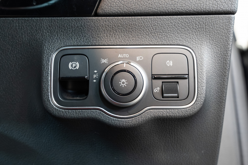 メルセデスベンツ Bクラス B180 AMGﾗｲﾝ ﾚｻﾞｰEX&ｱﾄﾞﾊﾞﾝｽﾄﾞ&ﾅﾋﾞｹﾞｰｼｮﾝ&ﾚｰﾀﾞｰｾｰﾌﾃｨPKG　黒×赤革 ﾊﾟﾉﾗﾏSR MBUXﾅﾋﾞ ﾌﾙｾｸﾞ 360ｶﾒﾗ ﾍｯﾄﾞｱｯﾌﾟD 自動ﾃｰﾙｹﾞｰﾄ LEDﾍｯﾄﾞﾗｲﾄ ｼｰﾄﾋｰﾀｰ 18ｲﾝﾁAW　2年保証付