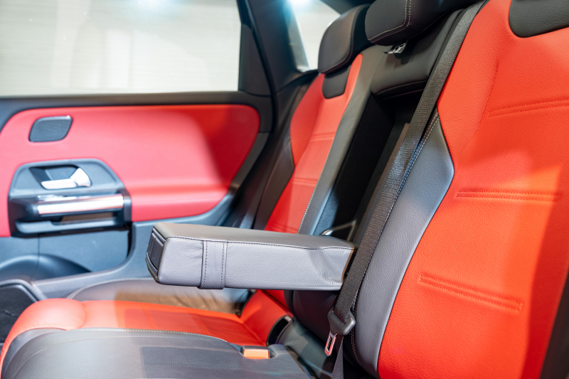 メルセデスベンツ Bクラス B180 AMGﾗｲﾝ ﾚｻﾞｰEX&ｱﾄﾞﾊﾞﾝｽﾄﾞ&ﾅﾋﾞｹﾞｰｼｮﾝ&ﾚｰﾀﾞｰｾｰﾌﾃｨPKG　黒×赤革 ﾊﾟﾉﾗﾏSR MBUXﾅﾋﾞ ﾌﾙｾｸﾞ 360ｶﾒﾗ ﾍｯﾄﾞｱｯﾌﾟD 自動ﾃｰﾙｹﾞｰﾄ LEDﾍｯﾄﾞﾗｲﾄ ｼｰﾄﾋｰﾀｰ 18ｲﾝﾁAW　2年保証付