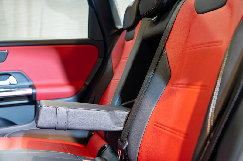 メルセデスベンツ Bクラス B180 AMGﾗｲﾝ ﾚｻﾞｰ&ｱﾄﾞﾊﾞﾝｽﾄﾞ&ﾅﾋﾞｹﾞｰｼｮﾝ&ﾚｰﾀﾞｰｾｰﾌﾃｨPKG　 黒×赤革 ﾊﾟﾉﾗﾏSR MBUXﾅﾋﾞ ﾌﾙｾｸﾞ 360ｶﾒﾗ ﾍｯﾄﾞｱｯﾌﾟD 自動ﾃｰﾙｹﾞｰﾄ LEDﾍｯﾄﾞﾗｲﾄ ｼｰﾄﾋｰﾀｰ　2年保証付