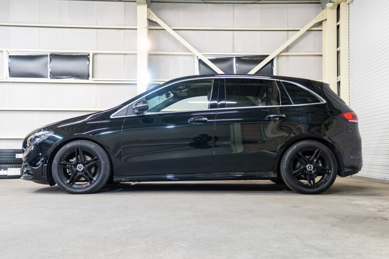 メルセデスベンツ Bクラス B180 AMGﾗｲﾝ ﾚｻﾞｰ&ｱﾄﾞﾊﾞﾝｽﾄﾞ&ﾅﾋﾞｹﾞｰｼｮﾝ&ﾚｰﾀﾞｰｾｰﾌﾃｨPKG　 黒×赤革 ﾊﾟﾉﾗﾏSR MBUXﾅﾋﾞ ﾌﾙｾｸﾞ 360ｶﾒﾗ ﾍｯﾄﾞｱｯﾌﾟD 自動ﾃｰﾙｹﾞｰﾄ LEDﾍｯﾄﾞﾗｲﾄ ｼｰﾄﾋｰﾀｰ　2年保証付