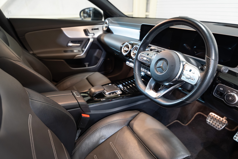 メルセデスベンツ CLAクラス CLA200d SB AMGﾗｲﾝ AMGﾚｻﾞｰEXC&ｱﾄﾞﾊﾞﾝｽﾄﾞ&ﾅﾋﾞ& ﾚｰﾀﾞｰPKG　黒灰革 ｼｰﾄﾋｰﾀｰ ﾊﾟﾉﾗﾏSR MBUXﾅﾋﾞ ﾌﾙｾｸﾞTV 360ｶﾒﾗ ﾍｯﾄﾞｱｯﾌﾟD ｱﾄﾞﾊﾞﾝｽﾄﾞｻｳﾝﾄﾞ ﾏﾙﾁﾋﾞｰﾑLED AMGｴｱﾛ&18ｲﾝﾁAW　2年保証