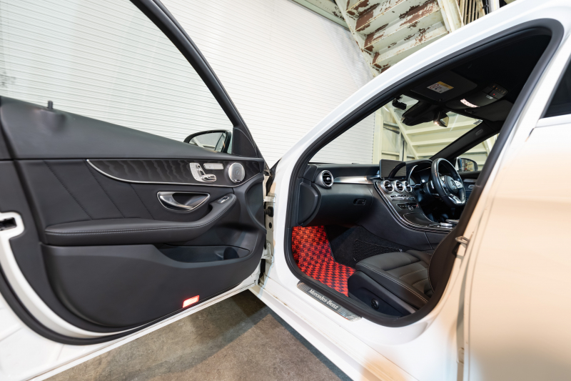 メルセデスベンツ Cクラス C220d AVG AMGﾗｲﾝ ﾚｻﾞｰｴｸｽｸﾙｰｼﾌﾞ&ﾚｰﾀﾞｰSP　後期 黒革 純正ﾅﾋﾞTV ﾌﾞﾙﾒｽﾀｰ ﾊﾞｯｸｶﾒﾗ ﾍｯﾄﾞｱｯﾌﾟD AIRｻｽ 自動ﾄﾗﾝｸ ﾌｯﾄｵｰﾌﾟﾅｰ ACC BSM　2年保証