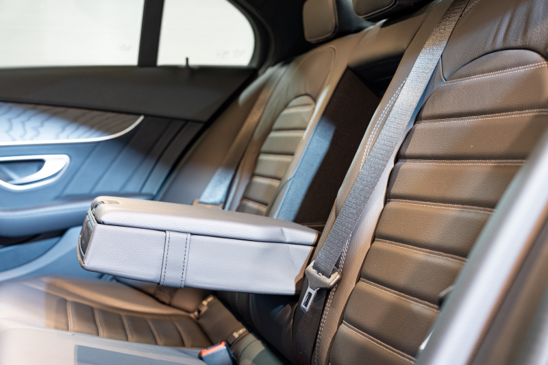 メルセデスベンツ Cクラス C220d AVG AMGﾗｲﾝ ﾚｻﾞｰｴｸｽｸﾙｰｼﾌﾞ&ﾚｰﾀﾞｰSP　後期 黒革 純正ﾅﾋﾞTV ﾌﾞﾙﾒｽﾀｰ ﾊﾞｯｸｶﾒﾗ ﾍｯﾄﾞｱｯﾌﾟD AIRｻｽ 自動ﾄﾗﾝｸ ﾌｯﾄｵｰﾌﾟﾅｰ ACC BSM　2年保証