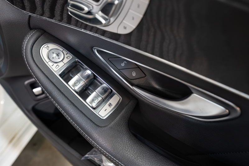 メルセデスベンツ Cクラス C220d AVG AMGﾗｲﾝ ﾚｻﾞｰｴｸｽｸﾙｰｼﾌﾞ&ﾚｰﾀﾞｰSP　後期 黒革 純正ﾅﾋﾞTV ﾌﾞﾙﾒｽﾀｰ ﾊﾞｯｸｶﾒﾗ ﾍｯﾄﾞｱｯﾌﾟD AIRｻｽ 自動ﾄﾗﾝｸ ﾌｯﾄｵｰﾌﾟﾅｰ ACC BSM　2年保証