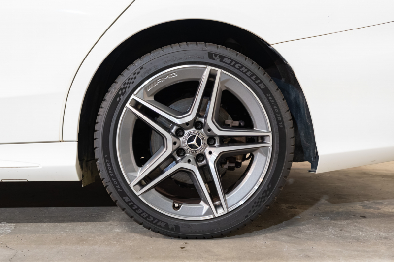 メルセデスベンツ Cクラス C220d AVG AMGﾗｲﾝ ﾚｻﾞｰｴｸｽｸﾙｰｼﾌﾞ&ﾚｰﾀﾞｰSP　後期 黒革 純正ﾅﾋﾞTV ﾌﾞﾙﾒｽﾀｰ ﾊﾞｯｸｶﾒﾗ ﾍｯﾄﾞｱｯﾌﾟD AIRｻｽ 自動ﾄﾗﾝｸ ﾌｯﾄｵｰﾌﾟﾅｰ ACC BSM　2年保証