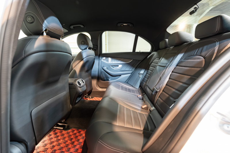 メルセデスベンツ Cクラス C220d AVG AMGﾗｲﾝ ﾚｻﾞｰｴｸｽｸﾙｰｼﾌﾞ&ﾚｰﾀﾞｰSP　後期 黒革 純正ﾅﾋﾞTV ﾌﾞﾙﾒｽﾀｰ ﾊﾞｯｸｶﾒﾗ ﾍｯﾄﾞｱｯﾌﾟD AIRｻｽ 自動ﾄﾗﾝｸ ﾌｯﾄｵｰﾌﾟﾅｰ ACC BSM　2年保証