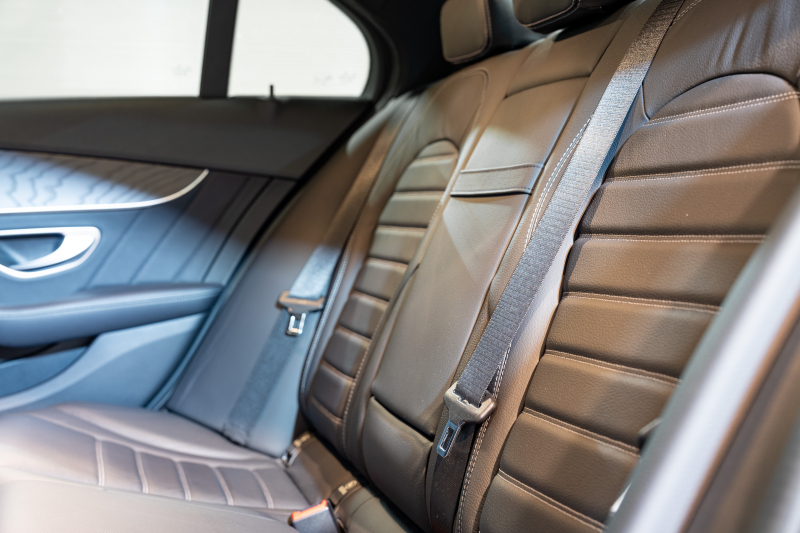 メルセデスベンツ Cクラス C220d AVG AMGﾗｲﾝ ﾚｻﾞｰｴｸｽｸﾙｰｼﾌﾞ&ﾚｰﾀﾞｰSP　後期 黒革 純正ﾅﾋﾞTV ﾌﾞﾙﾒｽﾀｰ ﾊﾞｯｸｶﾒﾗ ﾍｯﾄﾞｱｯﾌﾟD AIRｻｽ 自動ﾄﾗﾝｸ ﾌｯﾄｵｰﾌﾟﾅｰ ACC BSM　2年保証