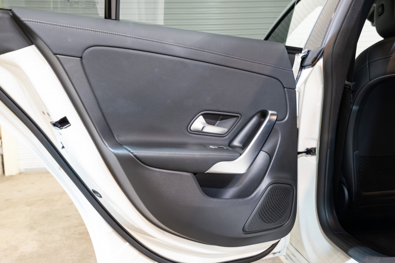 メルセデスベンツ CLAクラス CLA250 ｼｭｰﾃｨﾝｸﾞﾌﾞﾚｰｸ 4MATIC ﾅﾋﾞｹﾞｰｼｮﾝ&ﾚｰﾀﾞｰPKG　1ｵﾅ 黒半革 ｼｰﾄﾋｰﾀｰ MBUXﾅﾋﾞ ﾌﾙｾｸﾞTV ﾊﾞｯｸｶﾒﾗ LEDﾍｯﾄﾞﾗｲﾄ 純正18ｲﾝﾁAW　2年保証付