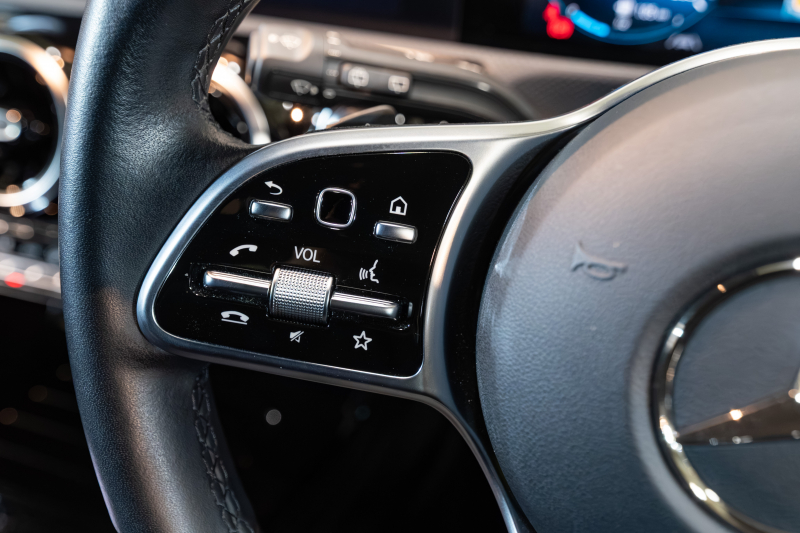 メルセデスベンツ CLAクラス CLA250 ｼｭｰﾃｨﾝｸﾞﾌﾞﾚｰｸ 4MATIC ﾅﾋﾞｹﾞｰｼｮﾝ&ﾚｰﾀﾞｰPKG　1ｵﾅ 黒半革 ｼｰﾄﾋｰﾀｰ MBUXﾅﾋﾞ ﾌﾙｾｸﾞTV ﾊﾞｯｸｶﾒﾗ LEDﾍｯﾄﾞﾗｲﾄ 純正18ｲﾝﾁAW　2年保証付