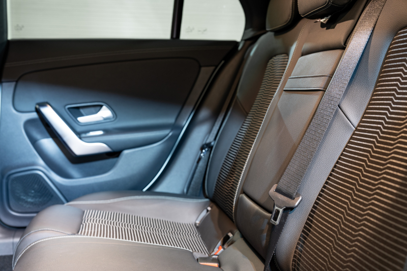 メルセデスベンツ CLAクラス CLA250 ｼｭｰﾃｨﾝｸﾞﾌﾞﾚｰｸ 4MATIC ﾅﾋﾞｹﾞｰｼｮﾝ&ﾚｰﾀﾞｰPKG　1ｵﾅ 黒半革 ｼｰﾄﾋｰﾀｰ MBUXﾅﾋﾞ ﾌﾙｾｸﾞTV ﾊﾞｯｸｶﾒﾗ LEDﾍｯﾄﾞﾗｲﾄ 純正18ｲﾝﾁAW　2年保証付