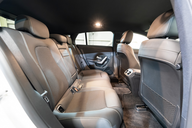 メルセデスベンツ CLAクラス CLA250 ｼｭｰﾃｨﾝｸﾞﾌﾞﾚｰｸ 4MATIC ﾅﾋﾞｹﾞｰｼｮﾝ&ﾚｰﾀﾞｰPKG　1ｵﾅ 黒半革 ｼｰﾄﾋｰﾀｰ MBUXﾅﾋﾞ ﾌﾙｾｸﾞTV ﾊﾞｯｸｶﾒﾗ LEDﾍｯﾄﾞﾗｲﾄ 純正18ｲﾝﾁAW　2年保証付