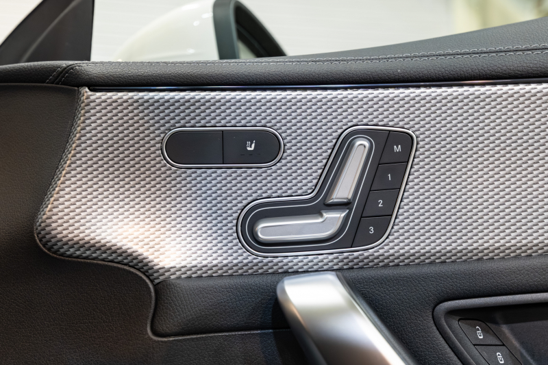 メルセデスベンツ CLAクラス CLA250 ｼｭｰﾃｨﾝｸﾞﾌﾞﾚｰｸ 4MATIC ﾅﾋﾞｹﾞｰｼｮﾝ&ﾚｰﾀﾞｰPKG　1ｵﾅ 黒半革 ｼｰﾄﾋｰﾀｰ MBUXﾅﾋﾞ ﾌﾙｾｸﾞTV ﾊﾞｯｸｶﾒﾗ LEDﾍｯﾄﾞﾗｲﾄ 純正18ｲﾝﾁAW　2年保証付