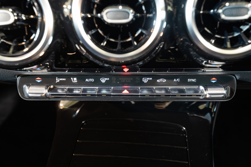 メルセデスベンツ CLAクラス CLA250 ｼｭｰﾃｨﾝｸﾞﾌﾞﾚｰｸ 4MATIC ﾅﾋﾞｹﾞｰｼｮﾝ&ﾚｰﾀﾞｰPKG　1ｵﾅ 黒半革 ｼｰﾄﾋｰﾀｰ MBUXﾅﾋﾞ ﾌﾙｾｸﾞTV ﾊﾞｯｸｶﾒﾗ LEDﾍｯﾄﾞﾗｲﾄ 純正18ｲﾝﾁAW　2年保証付