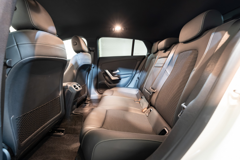 メルセデスベンツ CLAクラス CLA250 ｼｭｰﾃｨﾝｸﾞﾌﾞﾚｰｸ 4MATIC ﾅﾋﾞｹﾞｰｼｮﾝ&ﾚｰﾀﾞｰPKG　1ｵﾅ 黒半革 ｼｰﾄﾋｰﾀｰ MBUXﾅﾋﾞ ﾌﾙｾｸﾞTV ﾊﾞｯｸｶﾒﾗ LEDﾍｯﾄﾞﾗｲﾄ 純正18ｲﾝﾁAW　2年保証付