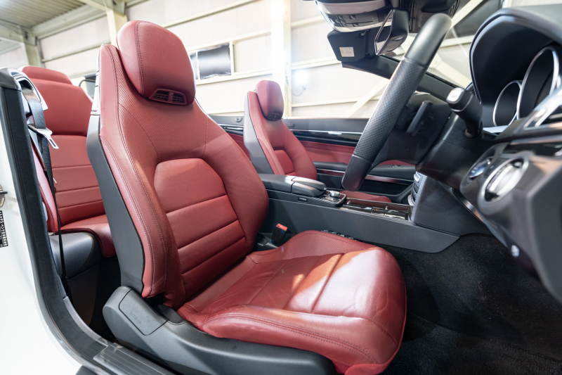 メルセデスベンツ Eクラス E250ｶﾌﾞﾘｵﾚ AMGｽﾎﾟｰﾂ&ｺﾝﾌｫｰﾄ&ﾚｰﾀﾞｰｾｰﾌﾃｨPKG　後期 1ｵｰﾅｰ 赤幌 赤革 ｼｰﾄﾋｰﾀｰ ﾏﾙﾁｺﾝﾄﾛｰﾙｼｰﾄﾊﾞｯｸ 純正ﾅﾋﾞ ﾌﾙｾｸﾞTV 360ｶﾒﾗ LEDﾍｯﾄﾞ AMGｴｱﾛ&18AW 7AT　2年保証