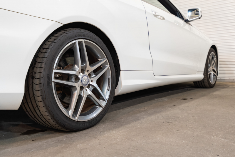 メルセデスベンツ Eクラス E250ｶﾌﾞﾘｵﾚ AMGｽﾎﾟｰﾂ&ｺﾝﾌｫｰﾄ&ﾚｰﾀﾞｰｾｰﾌﾃｨPKG　後期 1ｵｰﾅｰ 赤幌 赤革 ｼｰﾄﾋｰﾀｰ ﾏﾙﾁｺﾝﾄﾛｰﾙｼｰﾄﾊﾞｯｸ 純正ﾅﾋﾞ ﾌﾙｾｸﾞTV 360ｶﾒﾗ LEDﾍｯﾄﾞ AMGｴｱﾛ&18AW 7AT　2年保証
