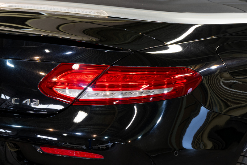 AMG Cクラス C43 4MATIC ｶﾌﾞﾘｵﾚ ﾚｰﾀﾞｰSP　赤帆 黒革 ｼｰﾄﾋｰﾀｰ ｴｱｽｶｰﾌ 純正ﾅﾋﾞ ﾌﾙｾｸﾞTV Burmester LEDﾍｯﾄﾞﾗｲﾄ ﾏﾙﾁｶﾗｰｱﾝﾋﾞｴﾝﾄﾗｲﾄ AMGｴｱﾛ&19ｲﾝﾁAW　2年保証