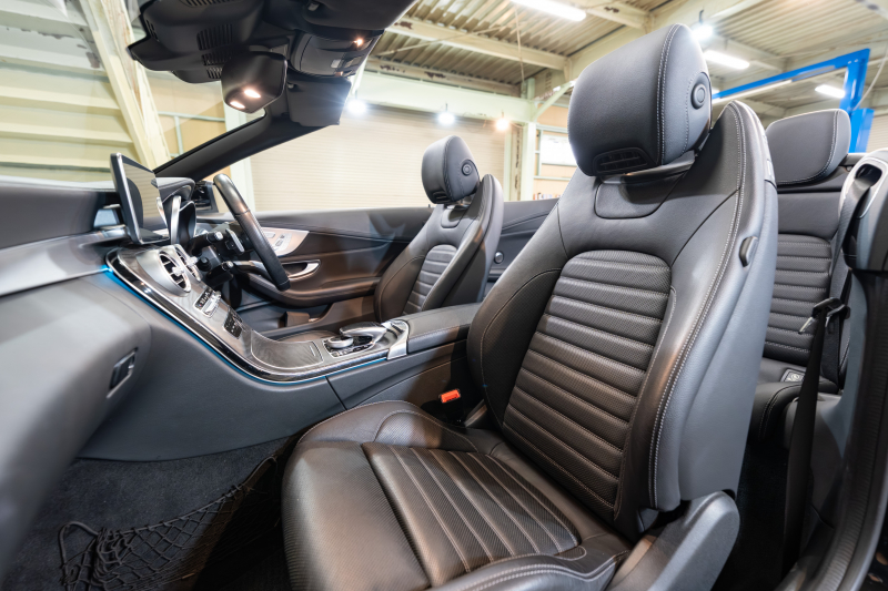 AMG Cクラス C43 4MATIC ｶﾌﾞﾘｵﾚ ﾚｰﾀﾞｰSP　赤帆 黒革 ｼｰﾄﾋｰﾀｰ ｴｱｽｶｰﾌ 純正ﾅﾋﾞ ﾌﾙｾｸﾞTV Burmester LEDﾍｯﾄﾞﾗｲﾄ ﾏﾙﾁｶﾗｰｱﾝﾋﾞｴﾝﾄﾗｲﾄ AMGｴｱﾛ&19ｲﾝﾁAW　2年保証