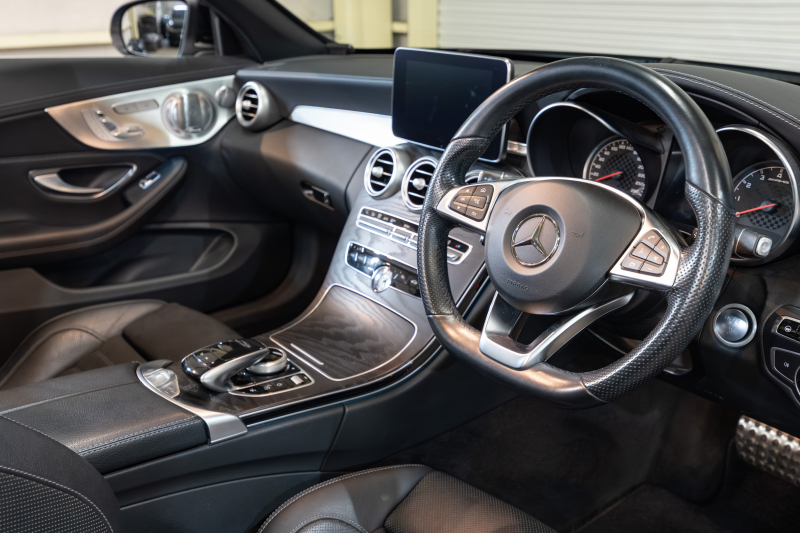 AMG Cクラス C43 4MATIC ｶﾌﾞﾘｵﾚ ﾚｰﾀﾞｰSP　赤帆 黒革 ｼｰﾄﾋｰﾀｰ ｴｱｽｶｰﾌ 純正ﾅﾋﾞ ﾌﾙｾｸﾞTV Burmester LEDﾍｯﾄﾞﾗｲﾄ ﾏﾙﾁｶﾗｰｱﾝﾋﾞｴﾝﾄﾗｲﾄ AMGｴｱﾛ&19ｲﾝﾁAW　2年保証