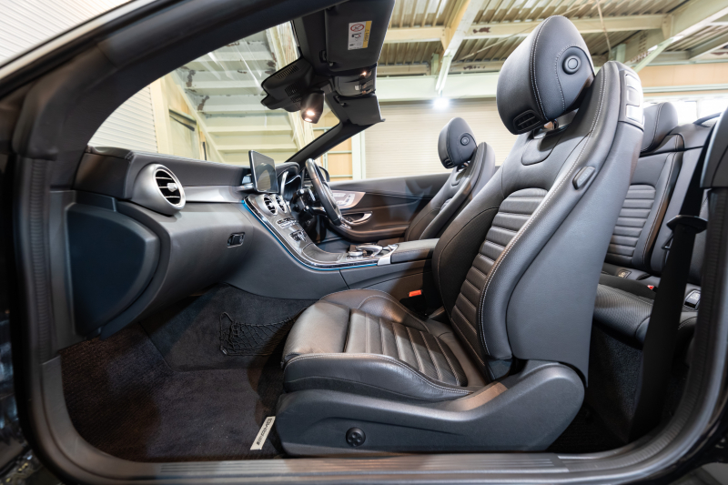 AMG Cクラス C43 4MATIC ｶﾌﾞﾘｵﾚ ﾚｰﾀﾞｰSP　赤帆 黒革 ｼｰﾄﾋｰﾀｰ ｴｱｽｶｰﾌ 純正ﾅﾋﾞ ﾌﾙｾｸﾞTV Burmester LEDﾍｯﾄﾞﾗｲﾄ ﾏﾙﾁｶﾗｰｱﾝﾋﾞｴﾝﾄﾗｲﾄ AMGｴｱﾛ&19ｲﾝﾁAW　2年保証