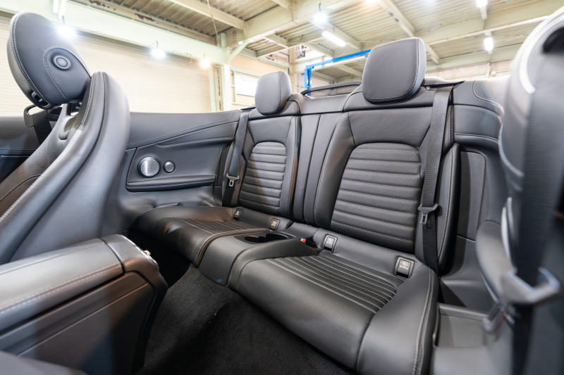 AMG Cクラス C43 4MATIC ｶﾌﾞﾘｵﾚ ﾚｰﾀﾞｰSP　赤帆 黒革 ｼｰﾄﾋｰﾀｰ ｴｱｽｶｰﾌ 純正ﾅﾋﾞ ﾌﾙｾｸﾞTV Burmester LEDﾍｯﾄﾞﾗｲﾄ ﾏﾙﾁｶﾗｰｱﾝﾋﾞｴﾝﾄﾗｲﾄ AMGｴｱﾛ&19ｲﾝﾁAW　2年保証