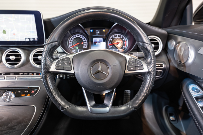 AMG Cクラス C43 4MATIC ｶﾌﾞﾘｵﾚ ﾚｰﾀﾞｰSP　赤帆 黒革 ｼｰﾄﾋｰﾀｰ ｴｱｽｶｰﾌ 純正ﾅﾋﾞ ﾌﾙｾｸﾞTV Burmester LEDﾍｯﾄﾞﾗｲﾄ ﾏﾙﾁｶﾗｰｱﾝﾋﾞｴﾝﾄﾗｲﾄ AMGｴｱﾛ&19ｲﾝﾁAW　2年保証