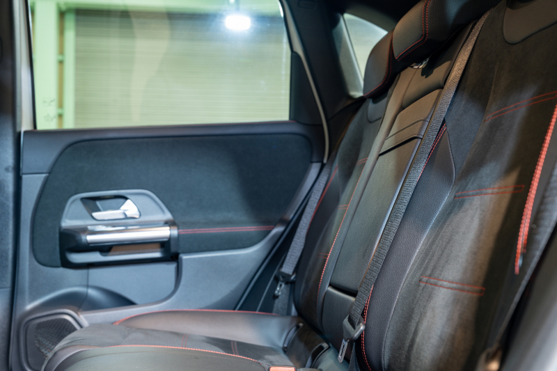メルセデスベンツ Bクラス B200d AMGﾗｲﾝ ﾅﾋﾞｹﾞｰｼｮﾝ&ﾚｰﾀﾞｰｾｰﾌﾃｨPKG　黒半革 ｼｰﾄﾋｰﾀｰ MBUXﾅﾋﾞ ﾌﾙｾｸﾞTV Bｶﾒﾗ ﾜｲﾔﾚｽﾁｬｰｼﾞ PTS ﾏﾙﾁﾋﾞｰﾑLED 自動Rｹﾞｰﾄ&ﾊﾝｽﾞﾌﾘｰA AMGｴｱﾛ&18AW　2年保証付