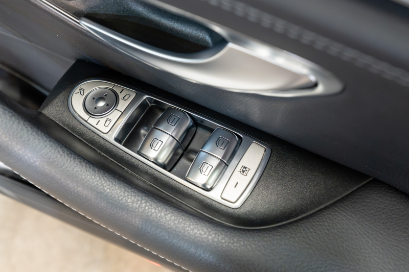 メルセデスベンツ Eクラス E250ﾜｺﾞﾝ AVGｽﾎﾟｰﾂ ｴｸｽｸﾙｰｼﾌﾞPKG ﾚｰﾀﾞｰSP　中期 黒革 ﾊﾟﾉﾗﾏSR ﾅﾋﾞTV Meｺﾈ carplay ﾌﾞﾙﾒｽﾀｰ ﾍｯﾄﾞｱｯﾌﾟD ｴｱﾊﾞﾗﾝｽP 自動ﾄﾗﾝｸ ﾌｯﾄｵｰﾌﾟﾅｰ Newﾃﾞｻﾞｲﾝｽﾃｱ　2年保証
