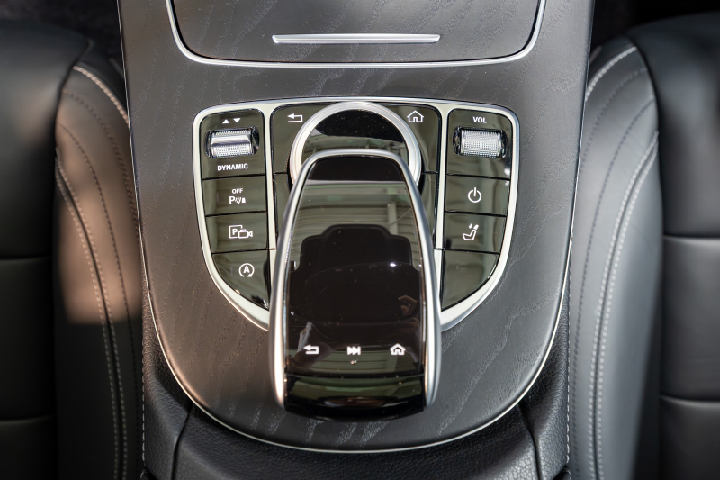 メルセデスベンツ Eクラス E250ﾜｺﾞﾝ AVGｽﾎﾟｰﾂ ｴｸｽｸﾙｰｼﾌﾞPKG ﾚｰﾀﾞｰSP　中期 黒革 ﾊﾟﾉﾗﾏSR ﾅﾋﾞTV Meｺﾈ carplay ﾌﾞﾙﾒｽﾀｰ ﾍｯﾄﾞｱｯﾌﾟD ｴｱﾊﾞﾗﾝｽP 自動ﾄﾗﾝｸ ﾌｯﾄｵｰﾌﾟﾅｰ Newﾃﾞｻﾞｲﾝｽﾃｱ　2年保証