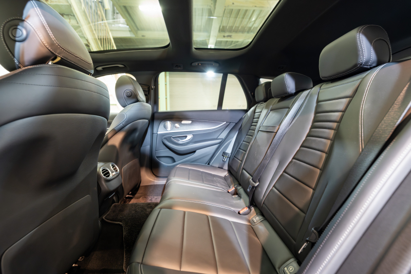 メルセデスベンツ Eクラス E250ﾜｺﾞﾝ AVGｽﾎﾟｰﾂ ｴｸｽｸﾙｰｼﾌﾞPKG ﾚｰﾀﾞｰSP　中期 黒革 ﾊﾟﾉﾗﾏSR ﾅﾋﾞTV Meｺﾈ carplay ﾌﾞﾙﾒｽﾀｰ ﾍｯﾄﾞｱｯﾌﾟD ｴｱﾊﾞﾗﾝｽP 自動ﾄﾗﾝｸ ﾌｯﾄｵｰﾌﾟﾅｰ Newﾃﾞｻﾞｲﾝｽﾃｱ　2年保証
